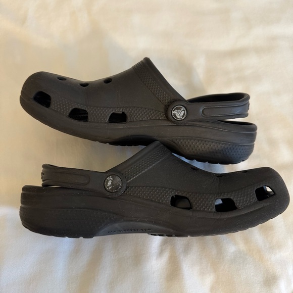 Crocs Classic Clogs Black Slip-On Comfort Shoes Unisex Size J6 / Women’s 8 - Picture 6 of 9